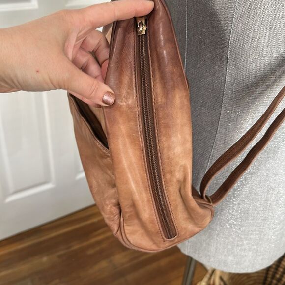 ILI New York, Toronto Distressed & Faded Brown Leather Mini Backpack - Picture 8 of 17